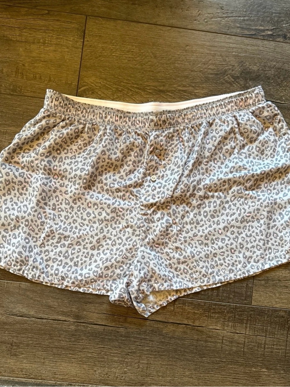 NWOT Women’s Victorias Secret PINK  Leopard Print Lounge Shorts